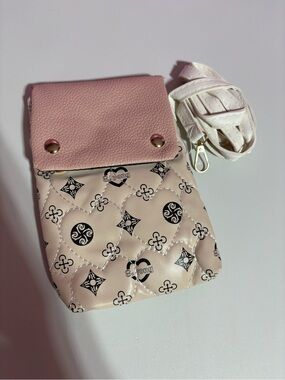 Quilted Tan Crossbody Pouch with Detachable Strap